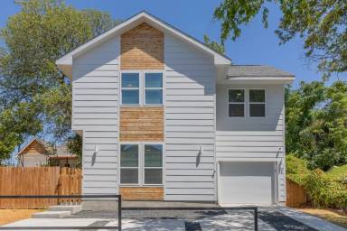 Main picture of 2507 E Commerce St