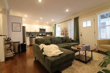 Main picture of 8 Nira Ave