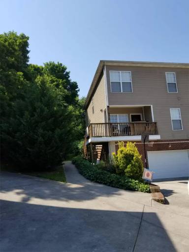 Main picture of 3520 Walnut Grove Ln NE