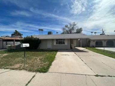 Main picture of 7011 N 76th Dr