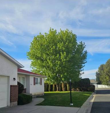 Main picture of 3416 E 57th Ave