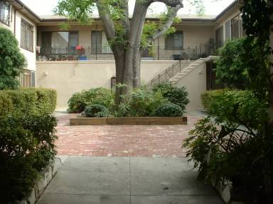 Main picture of 1118 S Fairfax Ave