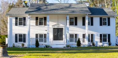 Main picture of 5417 Russell Rd
