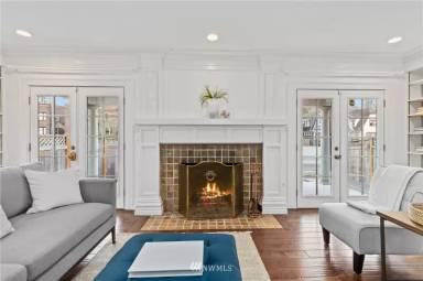 Main picture of 719 10th Ave E