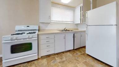 Main picture of 1111 1/2 Cook Ave