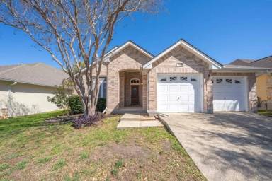 Main picture of 1435 Bluff Forest