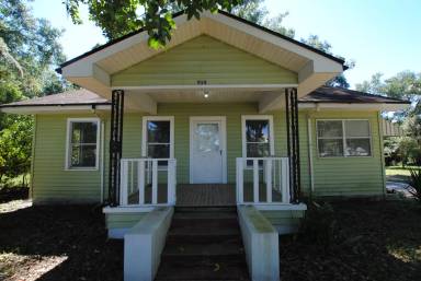Main picture of 715 Cove St