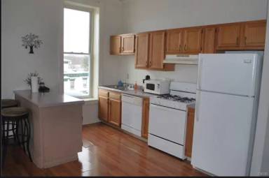 Main picture of 3280 Main St