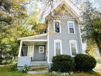 Main picture of 151 Tompkins St