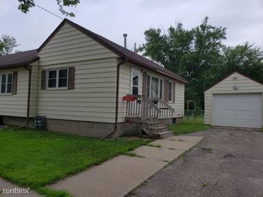 Main picture of 702 13th Ave SE