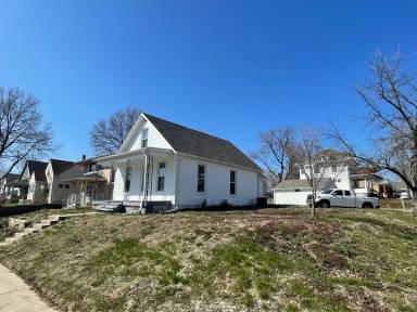 Main picture of 3306 Charles St