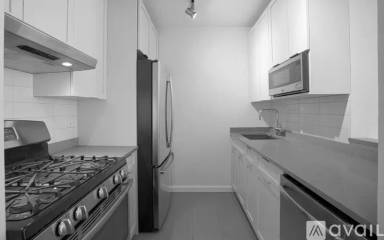 Main picture of 21 West End Ave Apartments