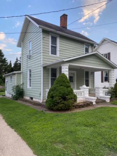 Main picture of 222 Maple St