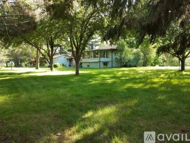 Main picture of 304 N Day Rd
