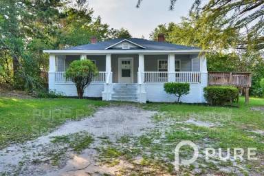 Main picture of 6910 Carmel St