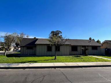 Main picture of 392 Foxmeadow Way