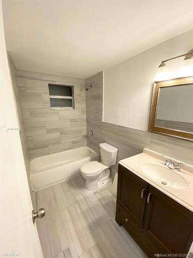 Main picture of 1020 SW 4th Ave