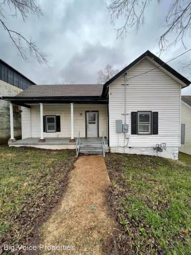 Main picture of 107 Cemetery Ave