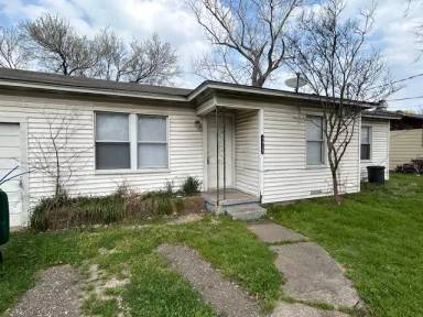 Main picture of 1012 E Craven Ave