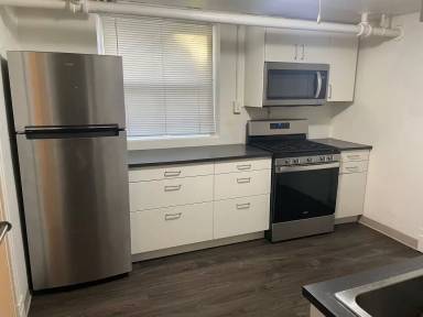 Main picture of 904 Raymond Ave