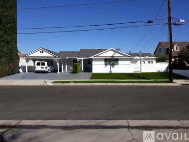 Main picture of 19953 Haynes St