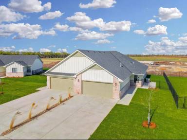 Main picture of 2345 S Spring Hill Ct