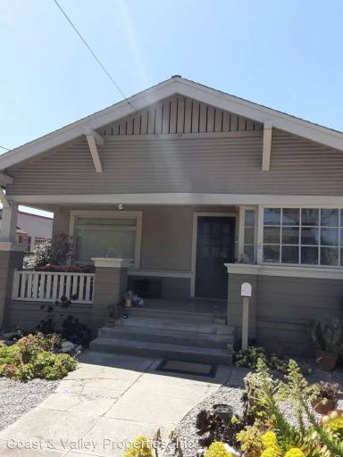 Main picture of 34 Winham St