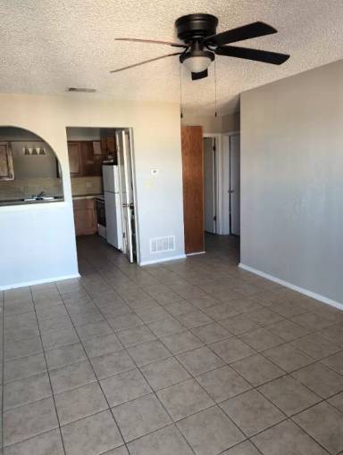 Main picture of 103 W Truman Ave