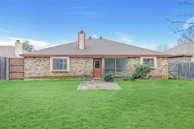 Main picture of 6549 Meadowlark Ln E