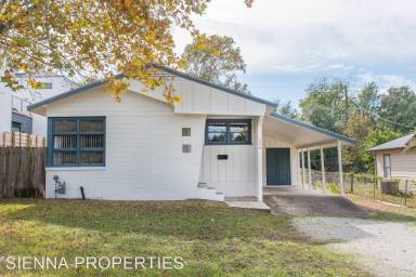 Main picture of 209 Woodward St