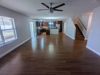 Main picture of 1628 Strathmore Cir
