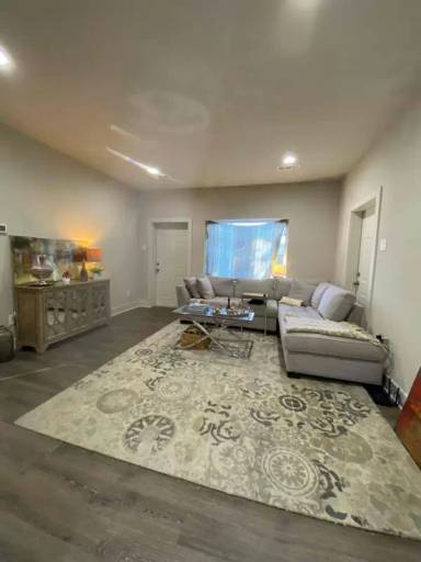 Main picture of 18063 Old Jefferson Hwy