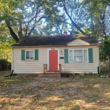Main picture of 2206 Groff Ave