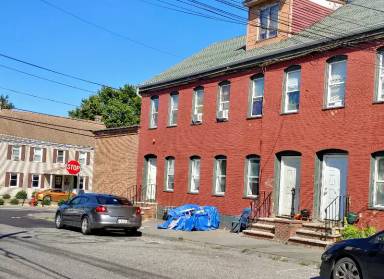 Main picture of 151 Bay St