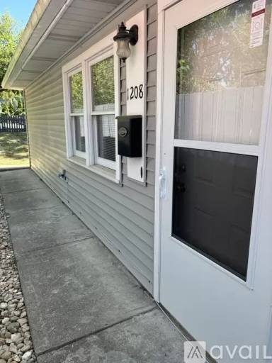 Main picture of 1208 Forsythe Ave