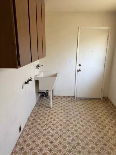 Main picture of 4833 E Main St