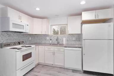 Main picture of 322 N Farr Rd