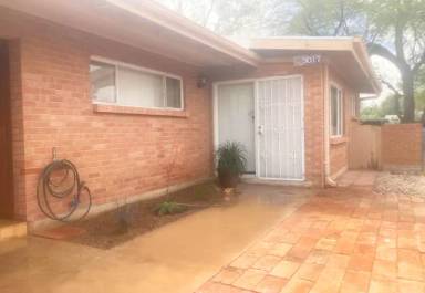 Main picture of 3017 N Cherry Ave