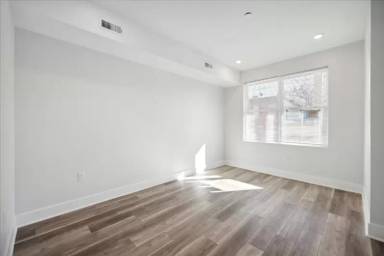 Main picture of 3837 Wallace St