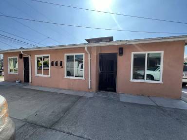Main picture of 6609 Orchard Ave