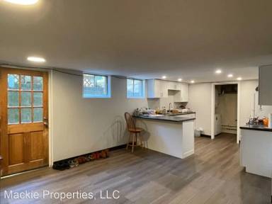 Main picture of 815 S Lincoln St