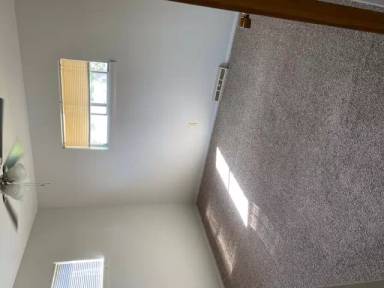 Main picture of 103 E 4th St