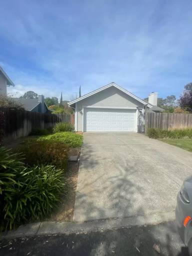 Main picture of 528 Buckeye Ct