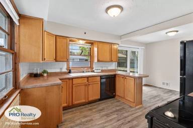 Main picture of 418 2nd Ave E