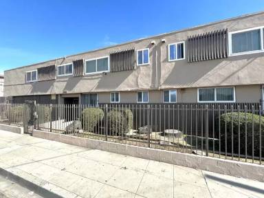 Main picture of 10130 S Inglewood Ave