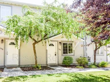 Main picture of 104 Penhurst Pl