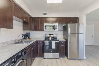 Main picture of 121 Danube Ave