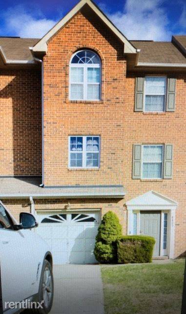 Main picture of 8805 Hardesty Dr