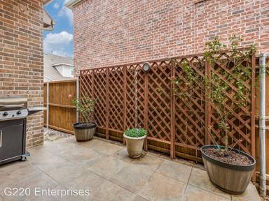 Main picture of 2613 Sir Wade Way