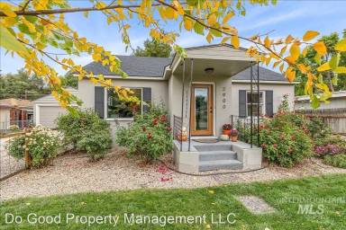 Main picture of 2900 N Woody Dr